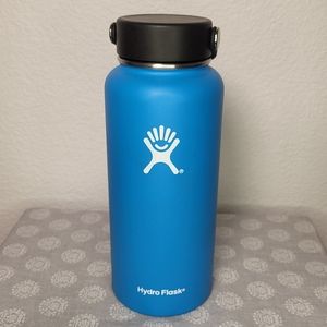 Hydro Flask 32 oz Insulated Wide Mouth Jug w Flex Cap in Pacific Blue